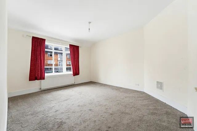 Church Road, Ashford, TW15, photo 2