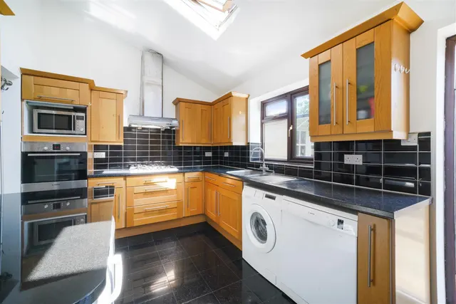 Greenford Road, Harrow, HA1, photo 2