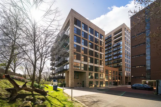 Bathgate Place, Ealing, W13, photo 1