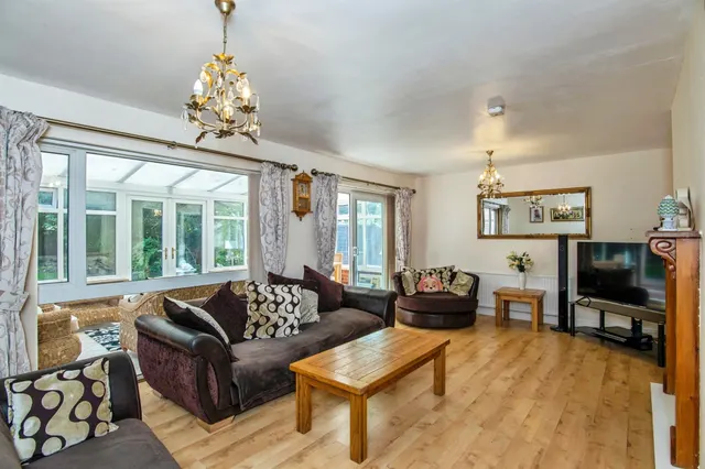 Swinton Lane, Worcester, WR2, photo 3