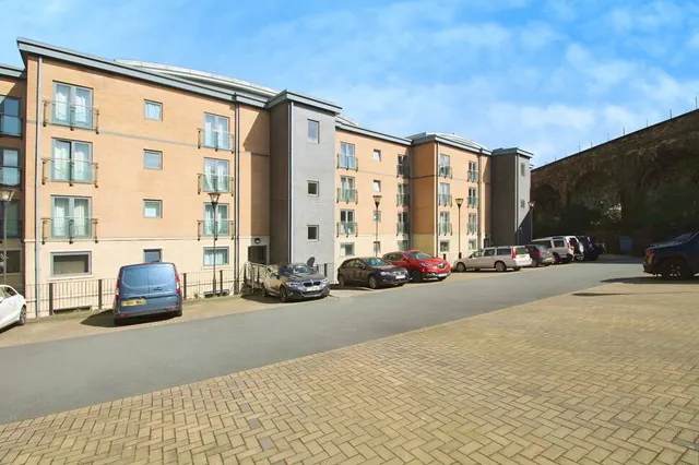 Birkhouse Lane, Paddock, West Yorkshire, HD4, photo 1