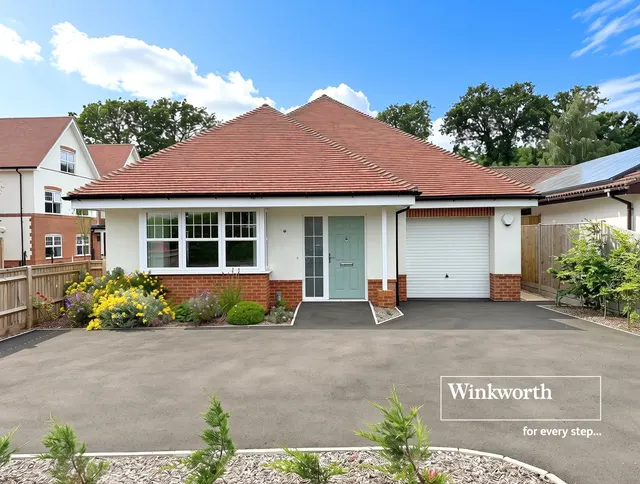 Fairway View Close, West Parley, BH22, photo 1