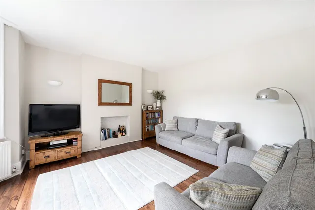 Trinity Road, London, SW17, photo 3
