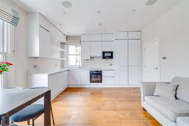Whittingstall Road, London, SW6, photo 2
