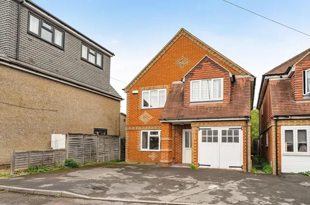 Basingstoke Road, Reading, RG2, photo 1