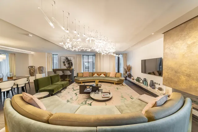 Photo 2 — The Mansion, Marylebone Lane, Marylebone, London