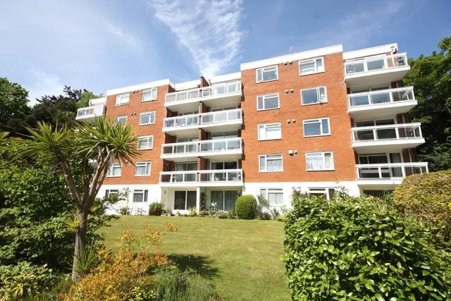 Branksome Wood Road, Bournemouth, BH4, photo 1