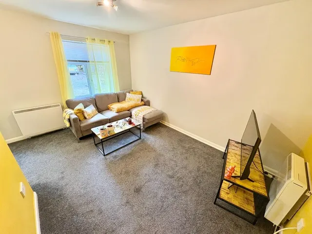 Bamburgh Parade, Spennymoor, DL16, photo 2