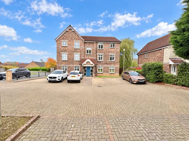 Bamburgh Parade, Spennymoor, DL16, photo 1