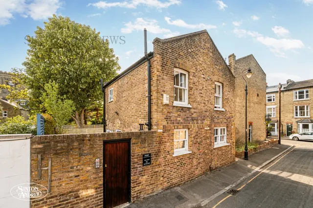 'The Lodge' Princes Road, Ealing, photo 1