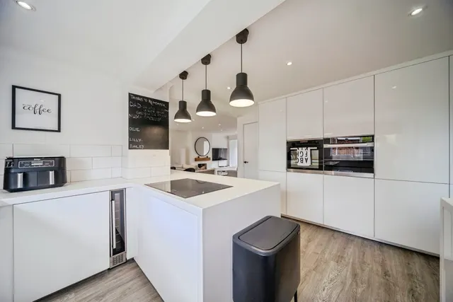 Photo 3 — Spenlows Road, Bletchley, Milton Keynes, Buckinghamshire, MK3