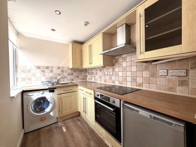 Clarence Street, Swindon, SN1, photo 2