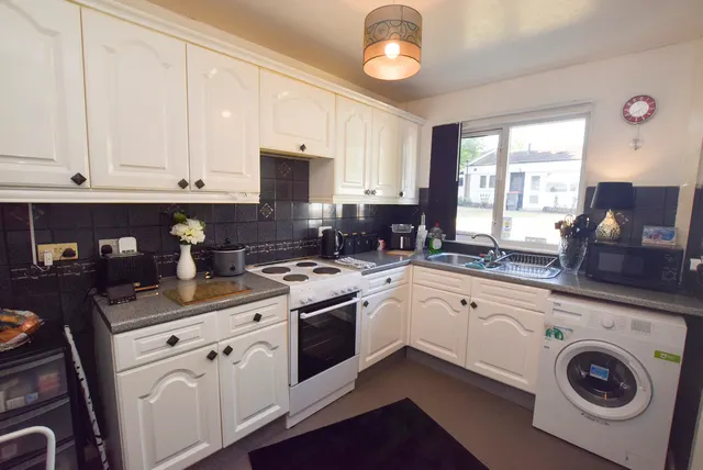Burford, Brookside, TF3, photo 2