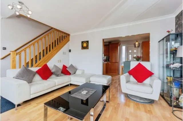 Ashlands Drive, Manchester, M34, photo 3