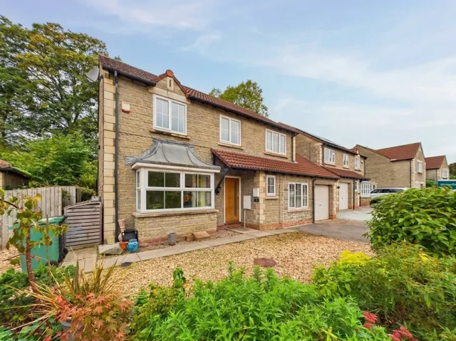 5 bedroom house, Baileys Mead Road, Stapleton, BS16