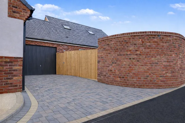 Photo 2 — Plot 11 (THE CHARLES), HAWKSLEY RISE, Leicester Road - LE10 1BS