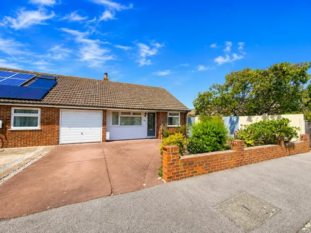 Sycamore Close, Lydd, TN29, photo 1