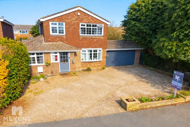 Anne Close, Christchurch, BH23, photo 1