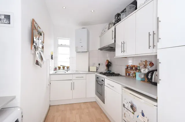 Photo 3 — Effie Road, Fulham, London, SW6
