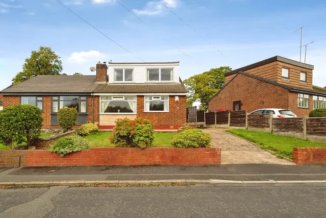 Photo 2 — Rydal Close, Denton, Manchester, Greater Manchester, M34