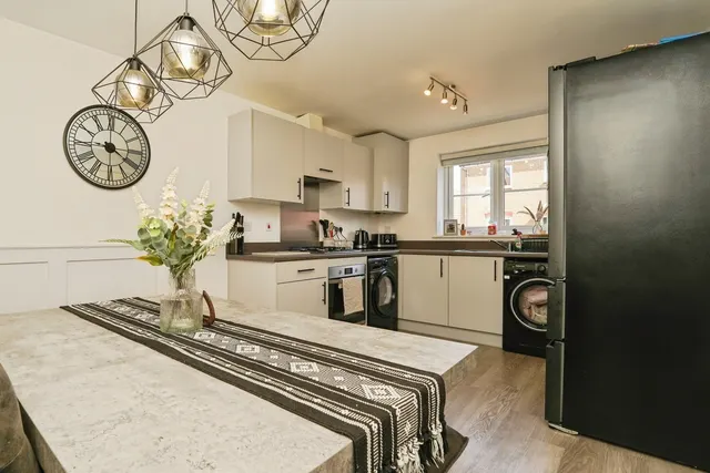 Photo 2 — Rudge Close, Hardwicke, Gloucester, Gloucestershire, GL2