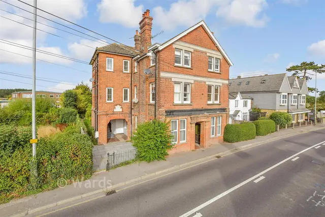 Maidstone Road, Paddock Wood, TN12, photo 1