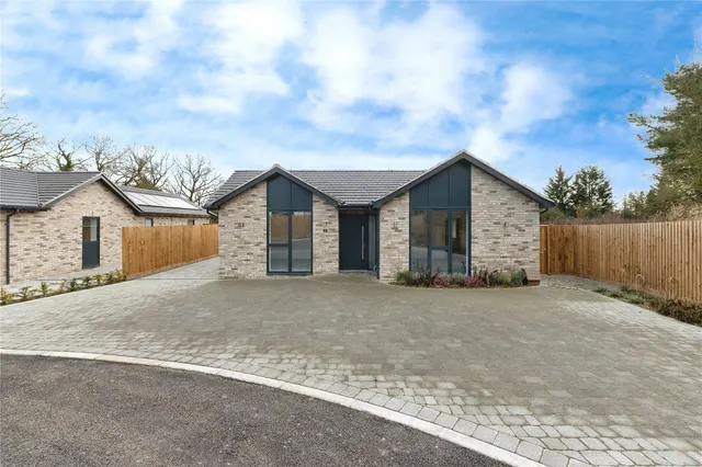 New Road, Little Burstead, Billericay, Essex, CM12, photo 1
