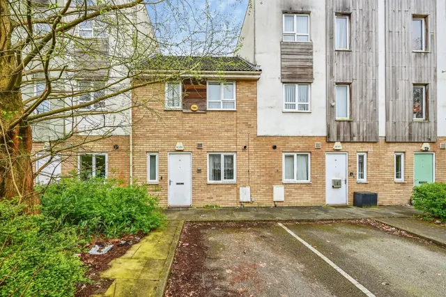Sycamore Drive, Liverpool, photo 1