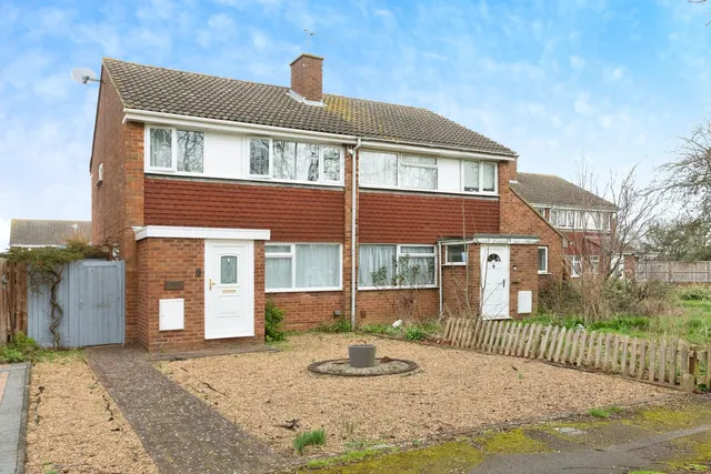 Harkness Close, Bletchley, Milton Keynes, Buckinghamshire, MK2, photo 1