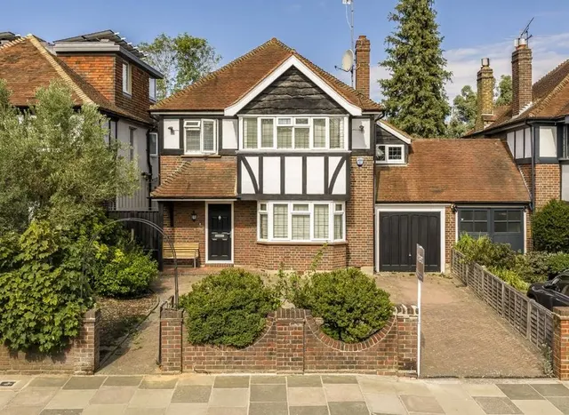 Petersham Road, Ham, TW10, photo 1
