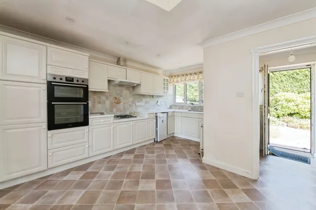 Latches Walk, Axminster, EX13, photo 3