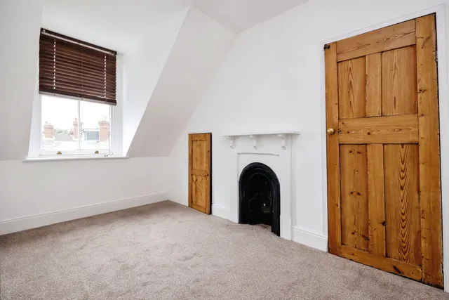 York Road, Guildford, GU1, photo 3