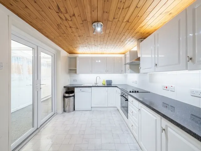 Cheddington Road, N18, photo 2