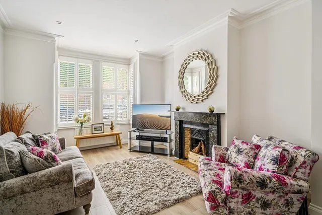 Inman Road, London, SW18, photo 3