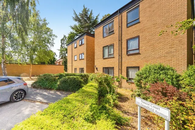 Grandfield Avenue, Watford, photo 1