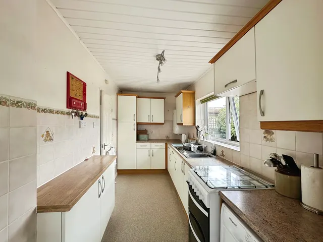 Stilwell Close, Yateley, GU46, photo 3