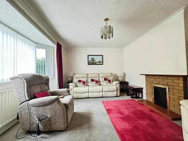 Stilwell Close, Yateley, GU46, photo 2