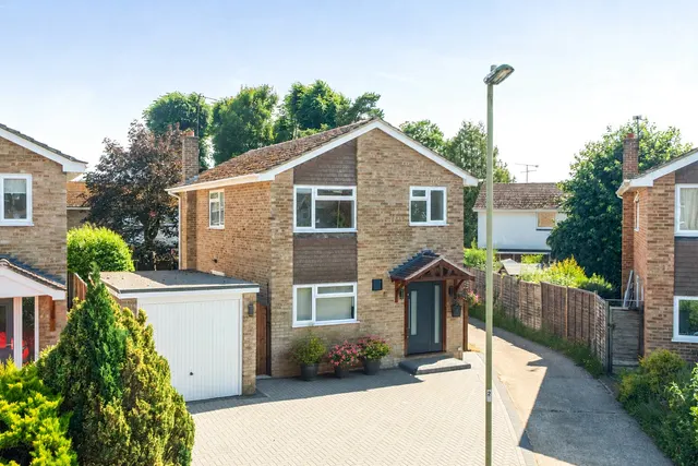 Photo 2 — Romans Gate, Pamber Heath, Tadley, Hampshire, RG26 3EH