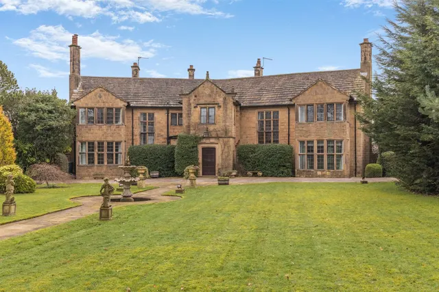 Slingsby Walk, Harrogate, North Yorkshire, HG2 8LN, photo 1