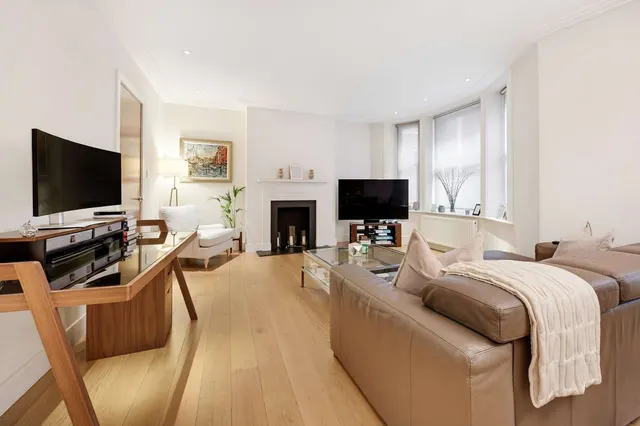 Buckingham Gate, London, SW1E, photo 3