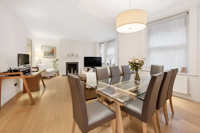 Buckingham Gate, London, SW1E, photo 2