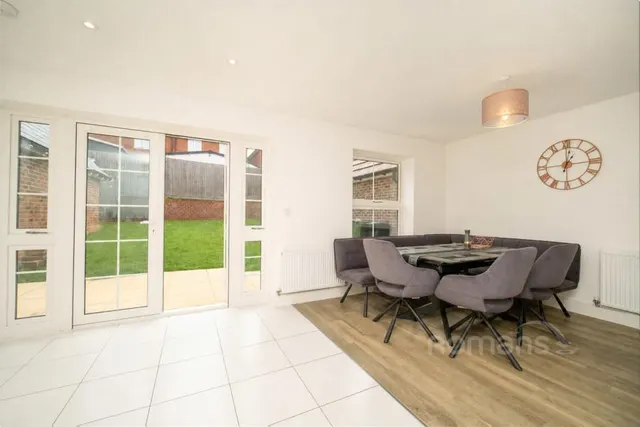 White Clover Drive, Basingstoke, RG23, photo 3