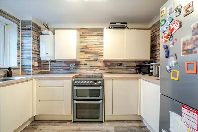 Photo 2 — Barcombe Close, Orpington, BR5