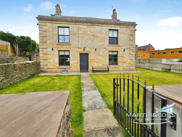 Caldershaw Lane, Caldershaw, Norden, photo 1