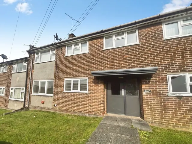 Highfield Road, Glossop, SK13, photo 1