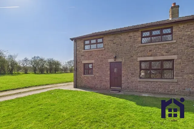 Brook Lane, Charnock Richard, Chorley, PR7 5LJ, photo 1