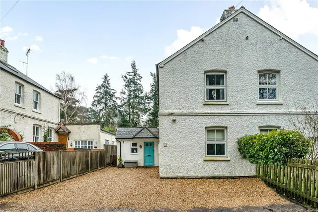 Hamlash Lane, Frensham, Farnham, Surrey, GU10, photo 1