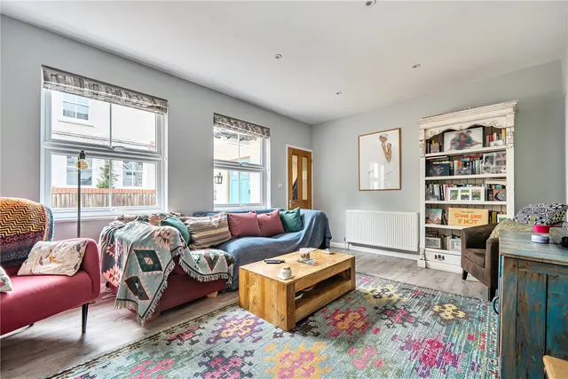 Photo 3 — Hamlash Lane, Frensham, Farnham, Surrey, GU10