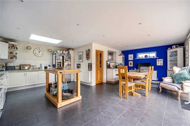 Photo 2 — Hamlash Lane, Frensham, Farnham, Surrey, GU10