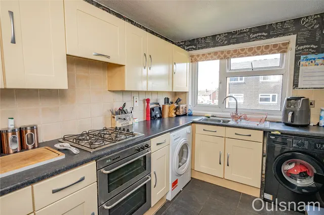 Photo 3 — Aintree Close, Catshill, Bromsgrove, Worcestershire, B61 0LW